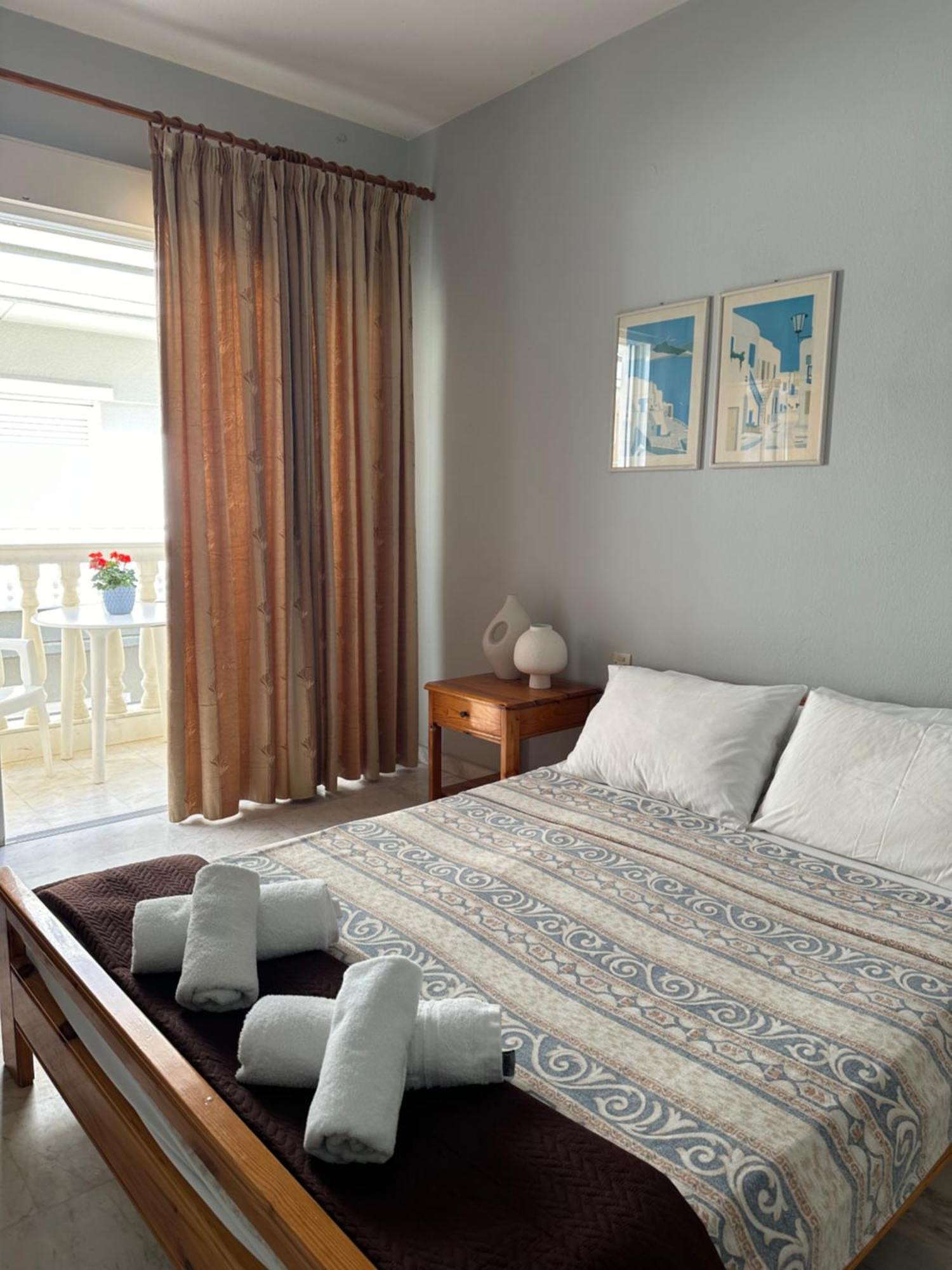 Olympic Beach Rooms Стая снимка