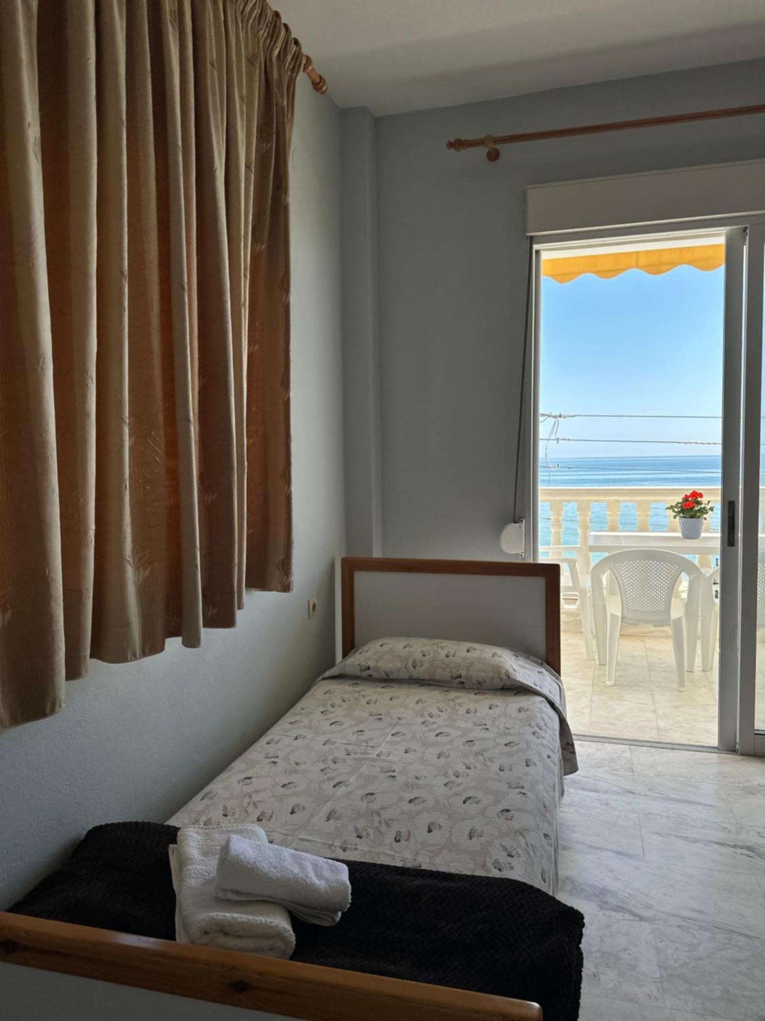 Olympic Beach Rooms Стая снимка