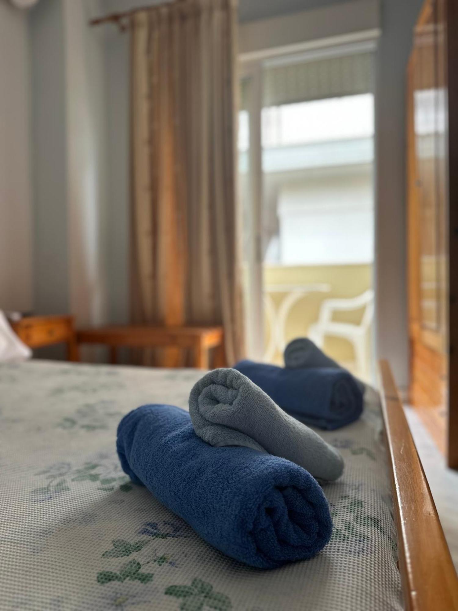 Olympic Beach Rooms Стая снимка