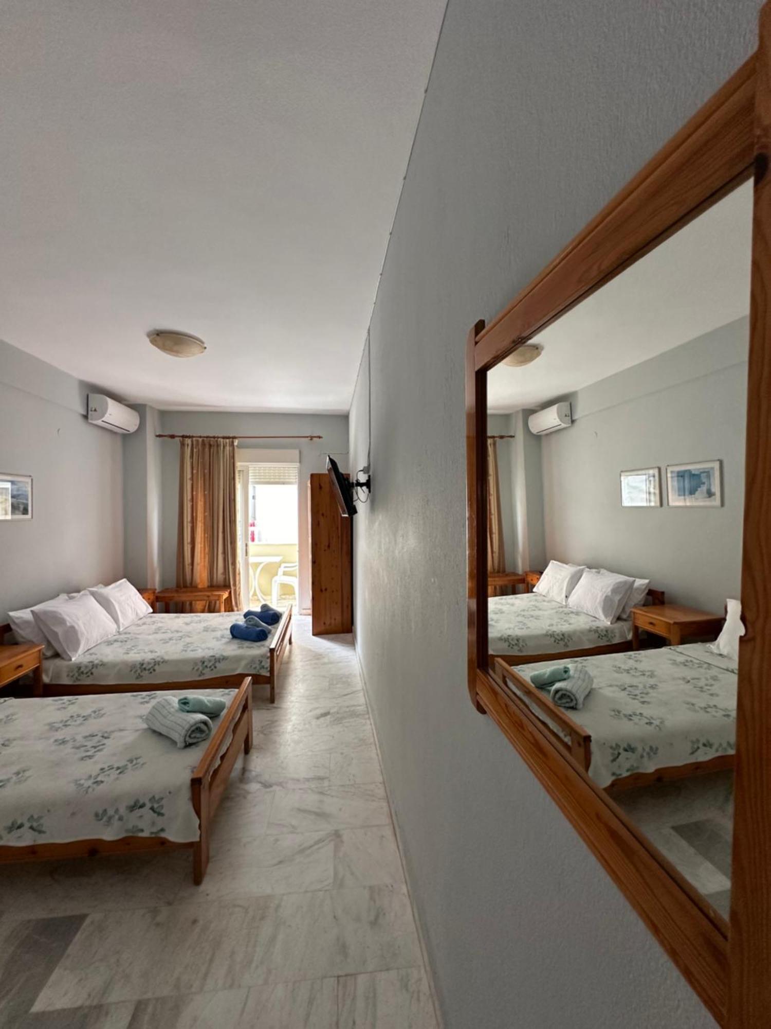Olympic Beach Rooms Стая снимка